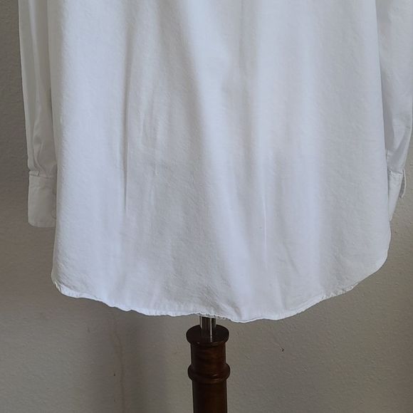 UNIVERSAL THREAD CO. WOMAN'S SHIRT - Picture 8 of 10